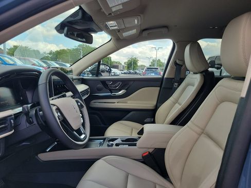 Used 2025 Lincoln Corsair AWD w/ Rear Removable Package Tray image 18