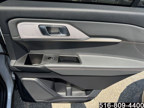 Used 2026 Ford Explorer Active AWD/4WD image 31