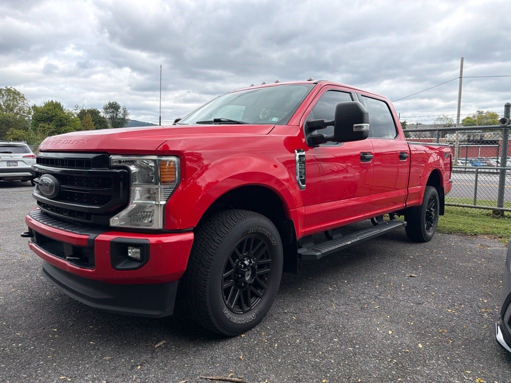 Used 2022 Ford F250 XLT w/ Black Appearance Package AWD/4WD image 3