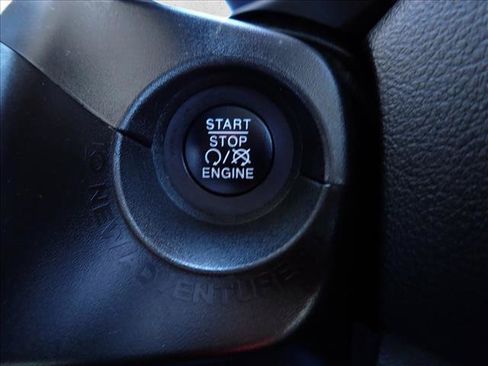 Used 2022 Jeep Renegade Trailhawk AWD/4WD image 22