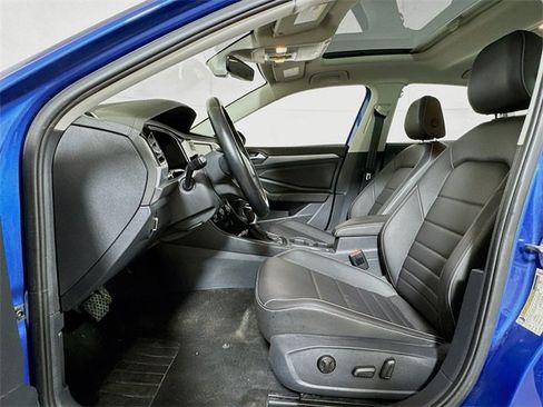 Used 2024 Volkswagen Jetta SE image 18