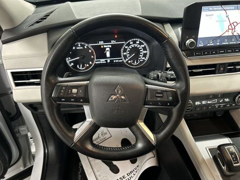 Used 2022 Mitsubishi Outlander SEL image 4