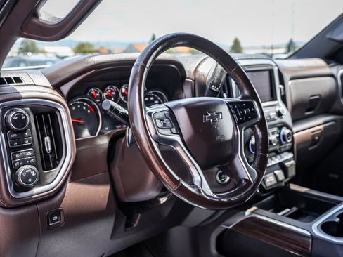 Used 2019 Chevrolet Silverado 1500 LT Trail Boss AWD/4WD image 9