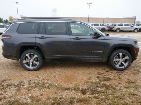 New 2025 Jeep Grand Cherokee L Limited image 3