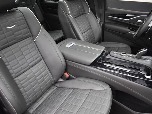 Certified 2023 Cadillac Escalade V w/ LPO, ONYX Package image 35