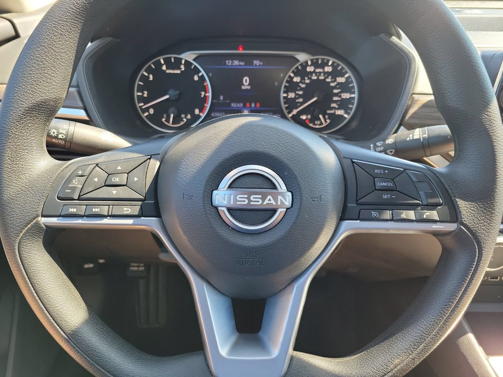 Used 2025 Nissan Altima 2.5 SV FWD image 12