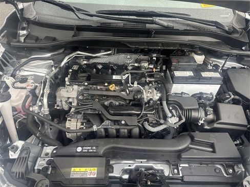 Used 2022 Toyota Corolla Cross XLE image 24