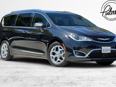 Used 2018 Chrysler Pacifica Limited w/ Advanced Safetytec Group