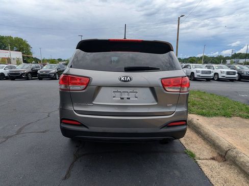 Used 2017 Kia Sorento L FWD image 6
