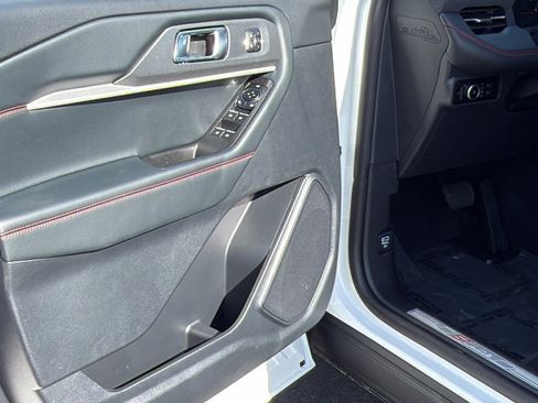 New 2026 Ford Explorer ST-Line w/ ST-Line Street Pack image 23