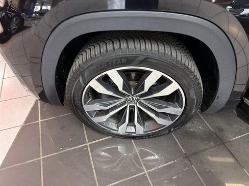 Used 2020 Volkswagen Atlas Cross Sport SEL R-Line image 36