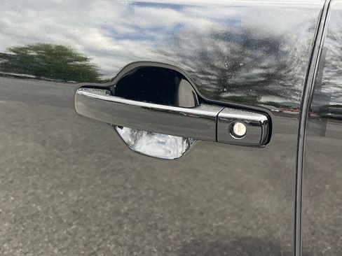 New 2026 Nissan Frontier SV w/ Tow Package AWD/4WD image 24