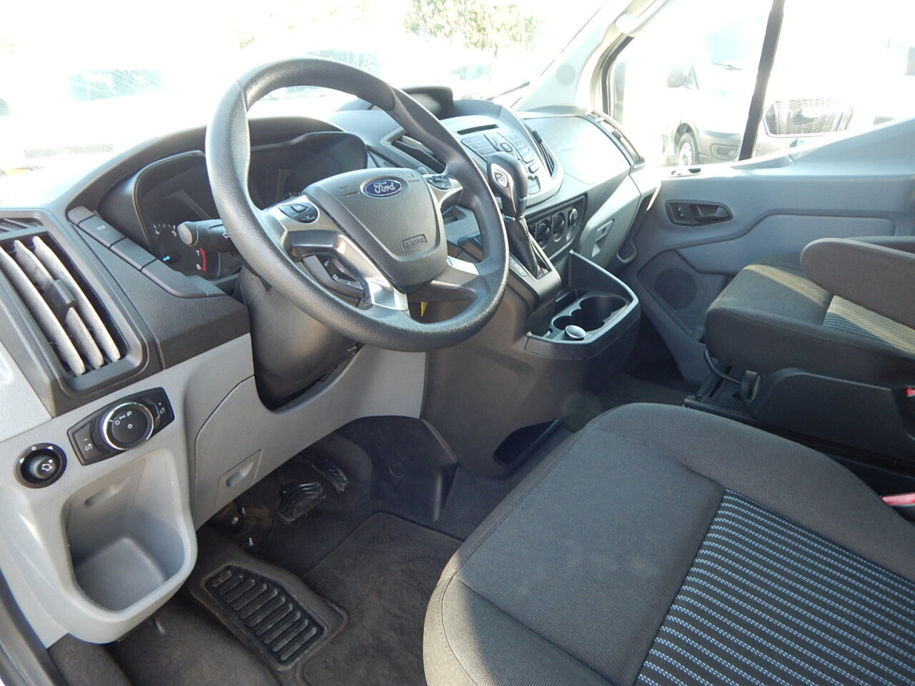 Used 2018 Ford Transit 350 XL RWD image 17