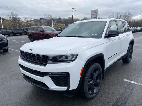 New 2026 Jeep Grand Cherokee Limited w/ Limited Altitude Package AWD/4WD image 7