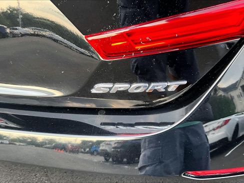 Used 2022 Honda Accord Sport image 8