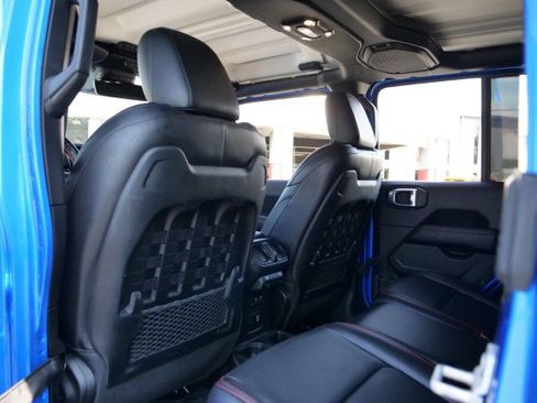 Used 2022 Jeep Gladiator Rubicon w/ LED Lighting Group AWD/4WD image 31