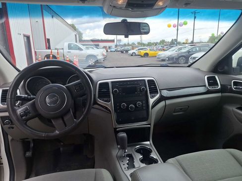 Used 2011 Jeep Grand Cherokee Laredo AWD/4WD image 13
