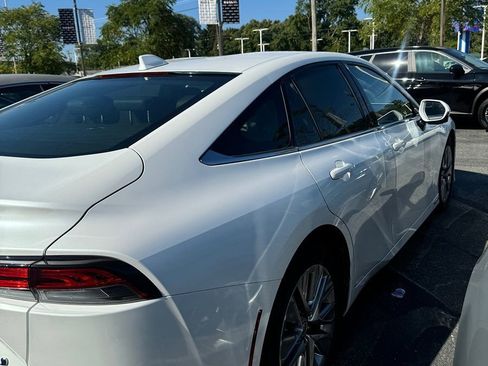 Used 2023 Toyota Mirai XLE w/ Advanced Technology Package image 4