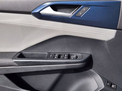 Used 2024 Volkswagen Taos SE