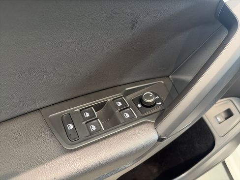 Used 2019 Volkswagen Tiguan SEL AWD/4WD image 14