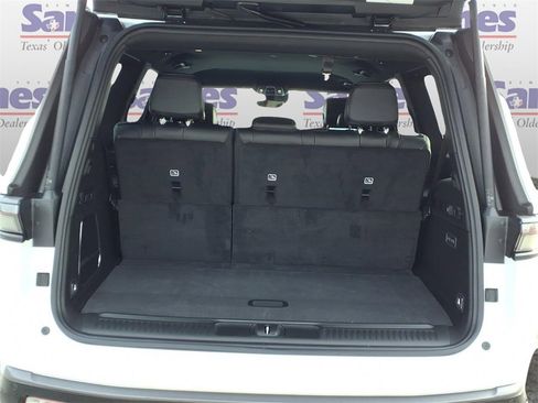 New 2026 Jeep Grand Wagoneer Limited image 8