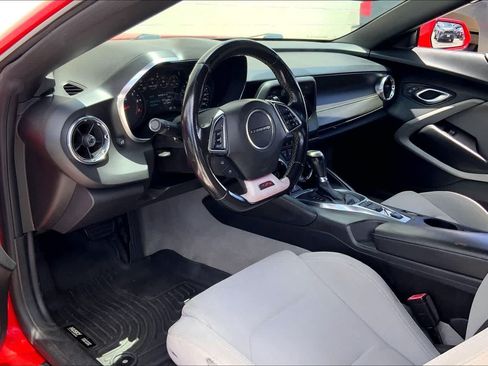 Used 2018 Chevrolet Camaro SS RWD image 2