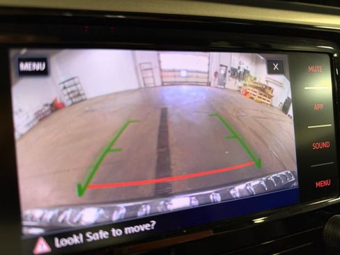 Used 2022 Volkswagen Passat 2.0T SE FWD image 29