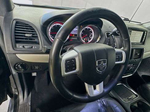 Used 2017 Dodge Grand Caravan GT image 11