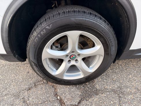 Used 2019 Alfa Romeo Stelvio AWD image 14