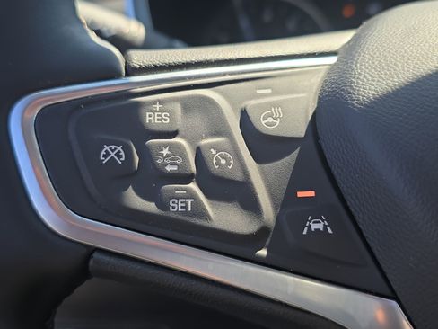 Used 2023 Chevrolet Equinox LT image 30