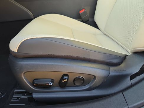 Used 2024 Lexus ES 300h w/ Premium Package FWD image 17
