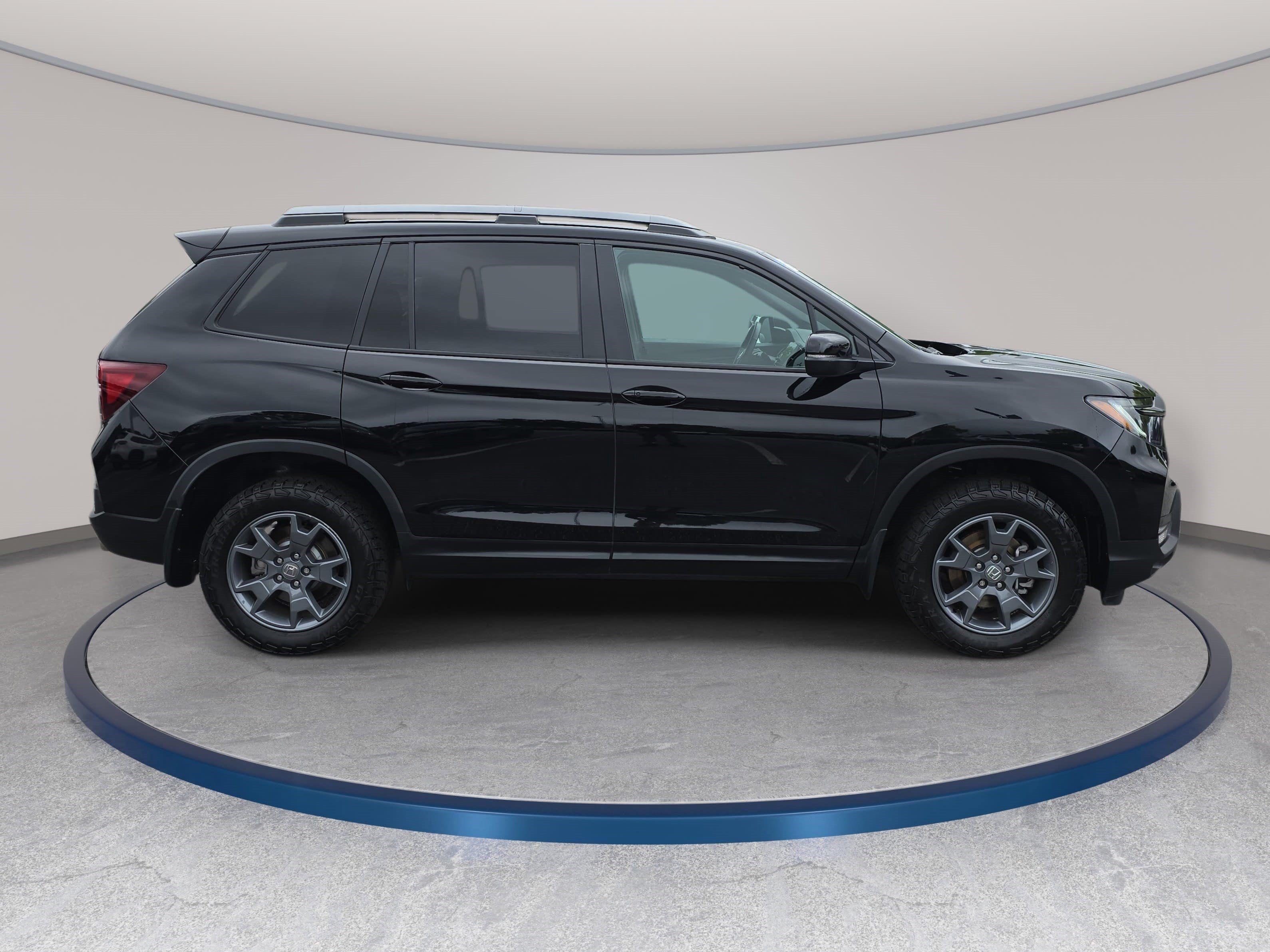 Certified 2025 Honda Passport TrailSport image 4