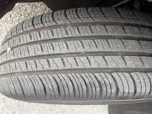 Used 2025 Chrysler Pacifica Select FWD image 27