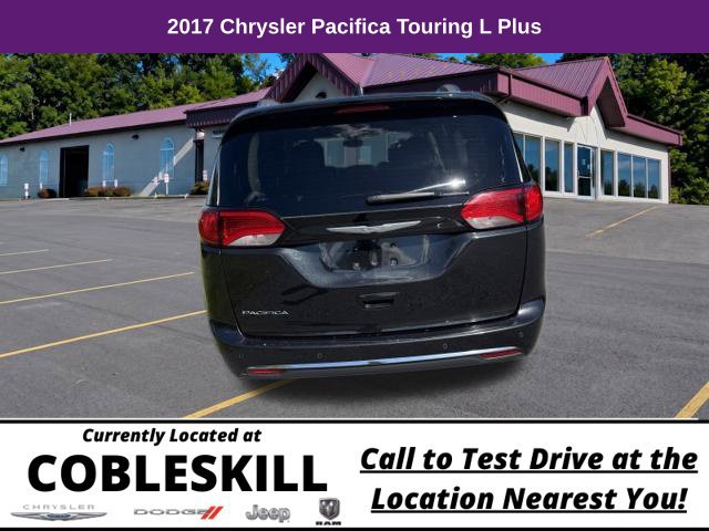 Used 2017 Chrysler Pacifica Touring-L Plus FWD image 8