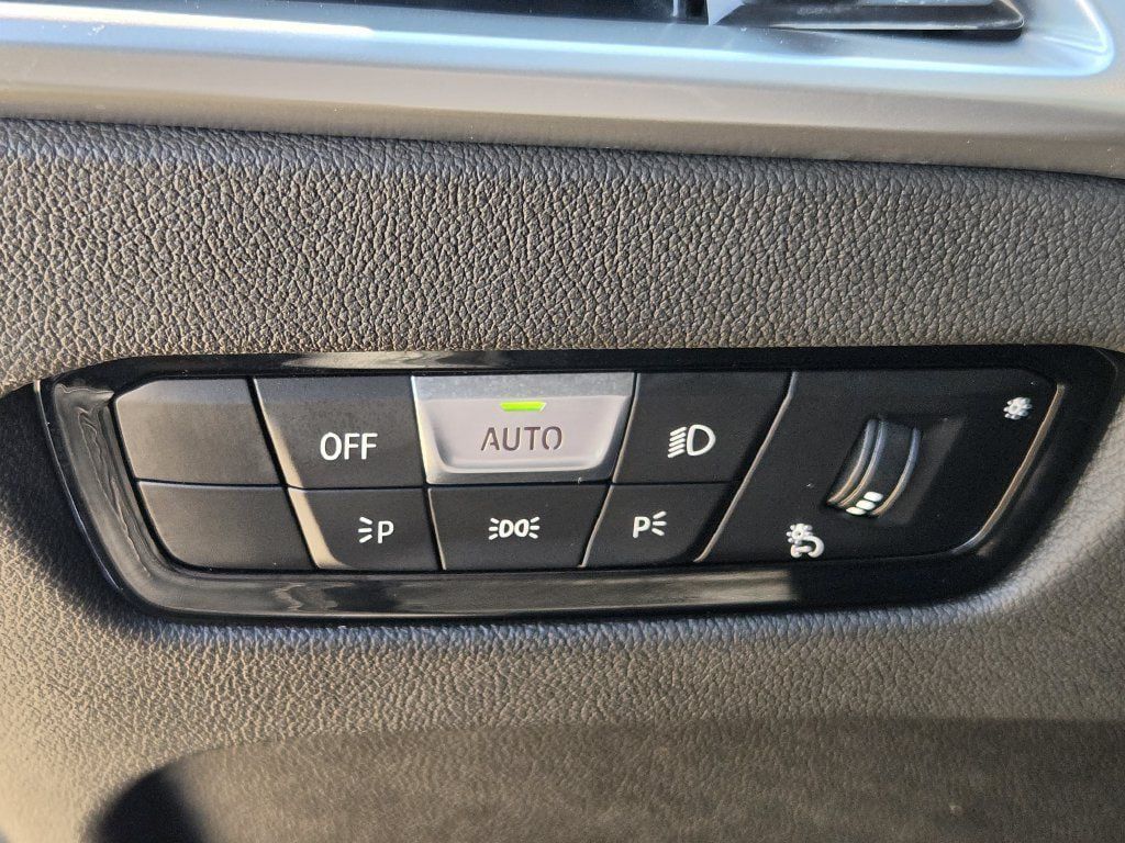Used 2025 BMW 330i Sedan RWD image 24