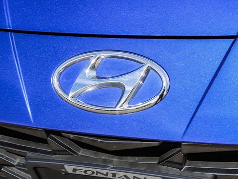 Used 2023 Hyundai Elantra Limited image 5