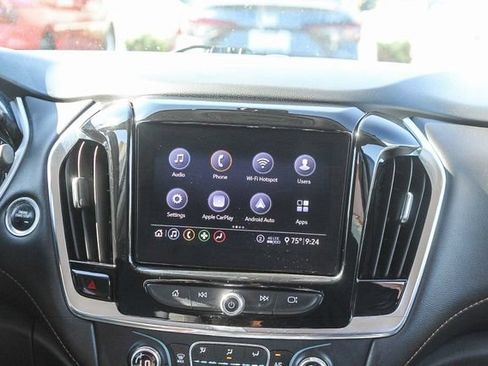 Used 2020 Chevrolet Traverse LT FWD image 18