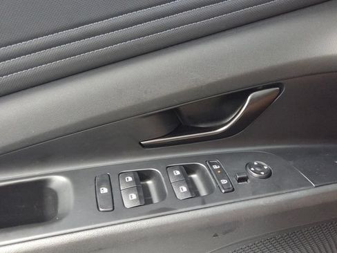 Certified 2025 Hyundai Elantra Sport FWD image 29