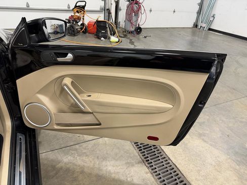 Used 2014 Volkswagen Beetle R-Line image 37