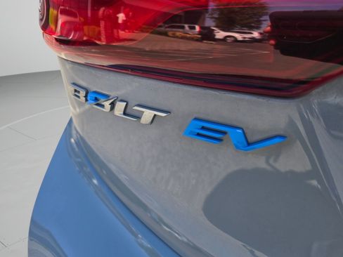 Used 2020 Chevrolet Bolt Premier w/ Infotainment Package FWD image 35