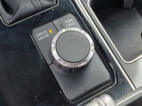 Used 2022 Toyota Tundra SR5 w/ SR5 Premium Package RWD image 28