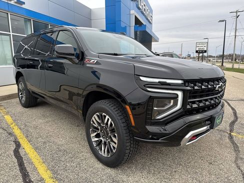 Certified 2025 Chevrolet Suburban Z71 AWD/4WD image 9