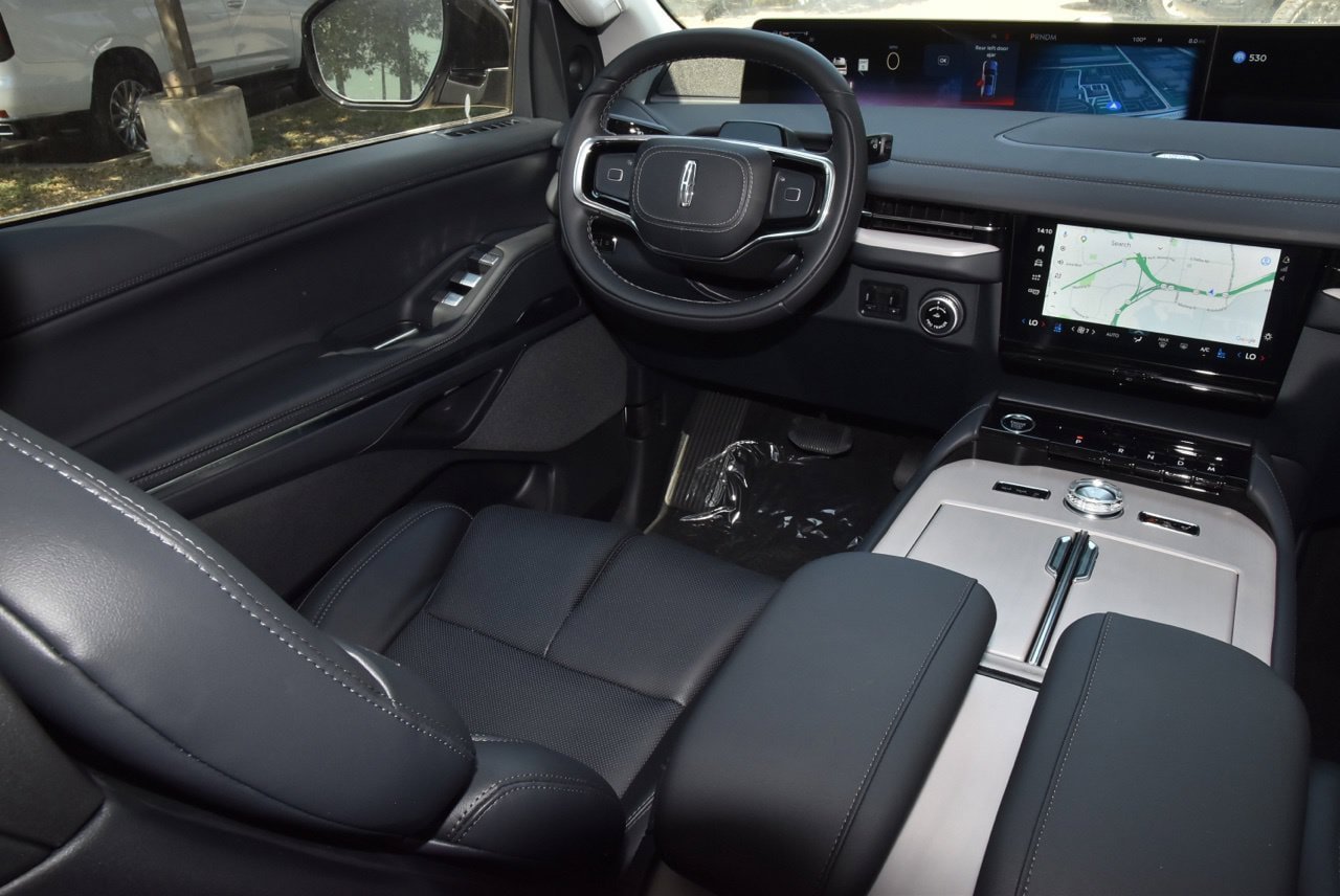 New 2027 Lincoln Navigator Reserve AWD/4WD image 16