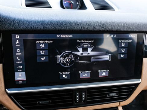 Used 2019 Porsche Cayenne AWD/4WD image 32