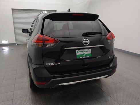 Used 2019 Nissan Rogue SV image 6