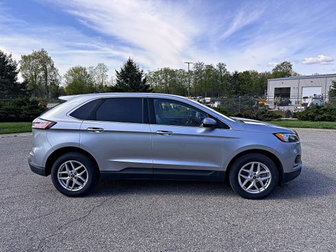 Used 2023 Ford Edge SEL AWD/4WD image 10