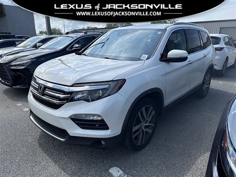 Used 2016 Honda Pilot Touring image 1
