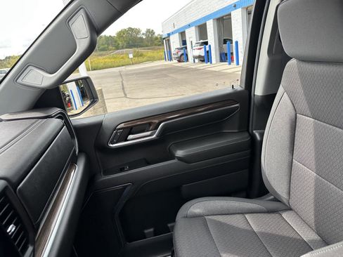 Used 2024 Chevrolet Silverado 1500 LT image 33