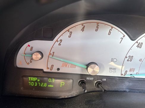 Used 2002 Ford Thunderbird image 13