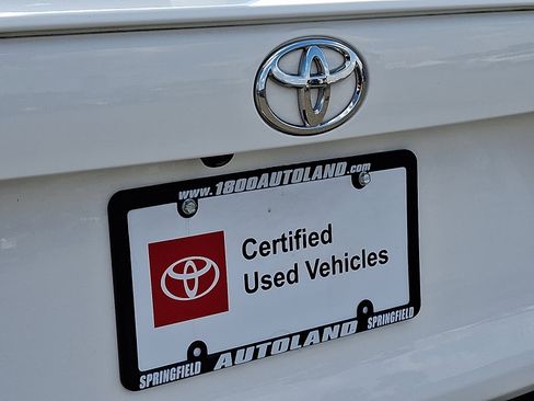 Certified 2022 Toyota RAV4 LE image 30